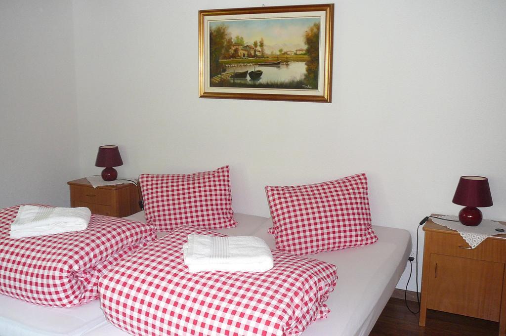 Gaestehaus Schaefli Intschi Room photo
